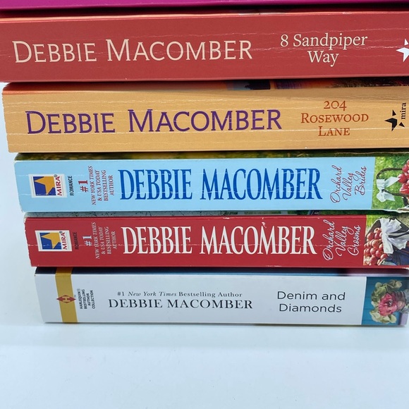 Debbie Macomber Bundle of 10 Softcover Books Cedar Cove Orchard Valley Dakota - Picture 4 of 8